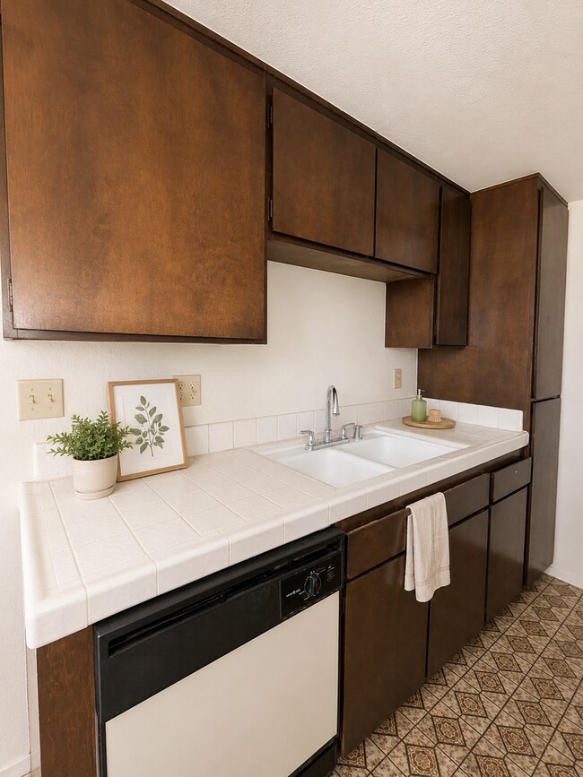 Building Photo - 821 Green Way