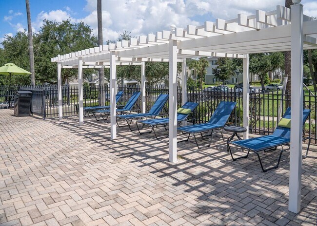 Building Photo - 4360 Summer Landing Dr