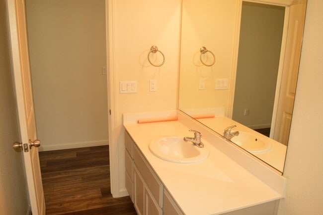 Building Photo - 808 Marybelle Ct