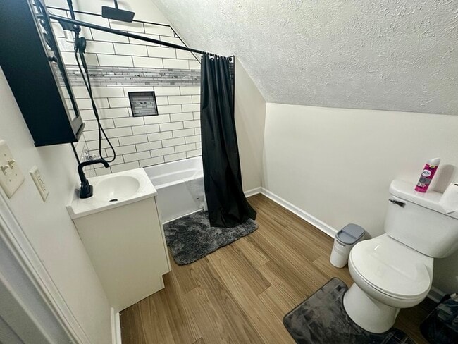 Building Photo - 49 S Lasalle St