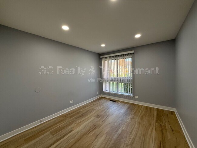 Building Photo - 1227 Ranchview Ct