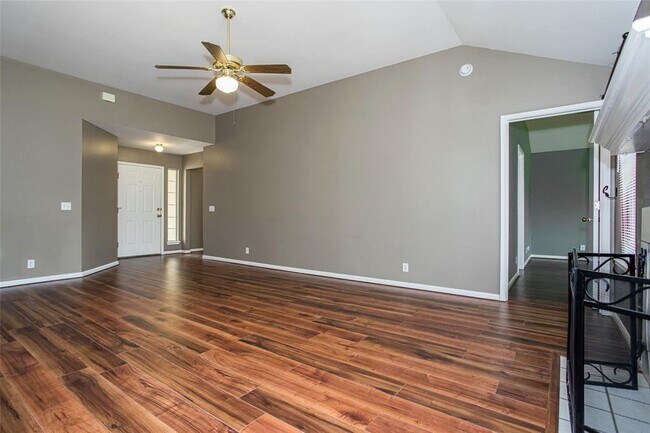 Building Photo - 814 Lantana Dr