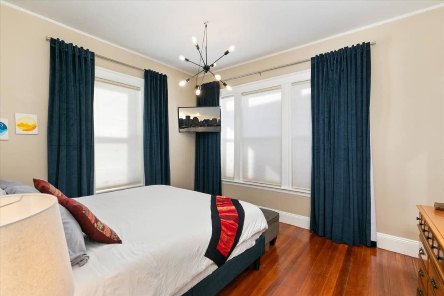 Building Photo - 46 Russell St