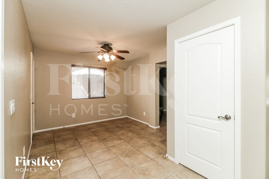 Building Photo - 40133 W Sanders Way