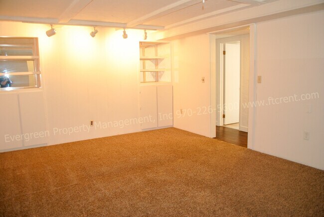 Building Photo - 1228 Southridge Dr