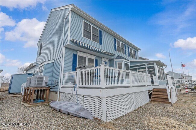 Building Photo - 297 Bayview Ave