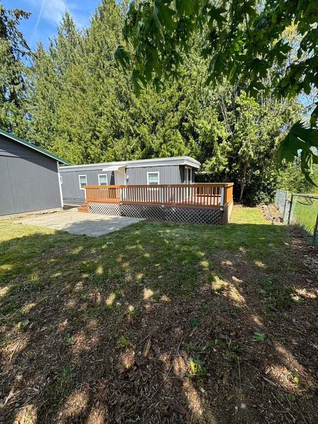 Building Photo - 2 Bedroom 1 Bathroom for rent 675 Square feet