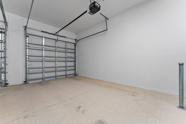 Building Photo - 4084 Faraday Wy