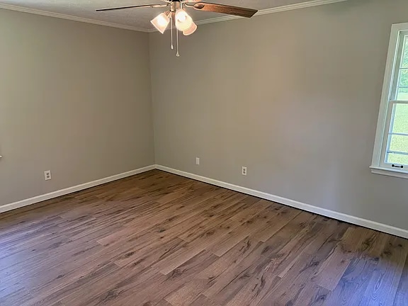 Building Photo - 147 Fern Dr