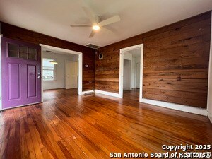 Building Photo - 420 Benton St