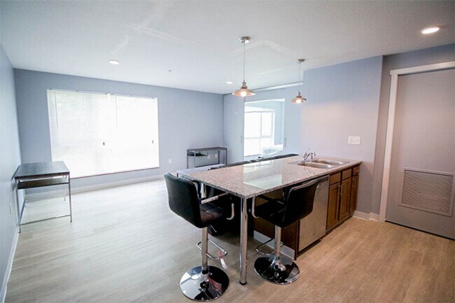 Interior Photo - iMansion