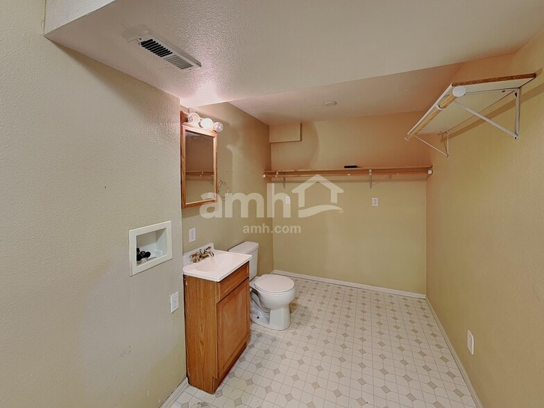 Building Photo - 6616 Monaco Way