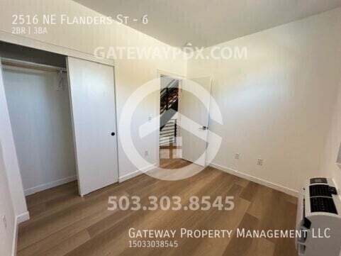 Building Photo - 2516 NE Flanders St