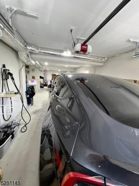 Building Photo - 74 River St