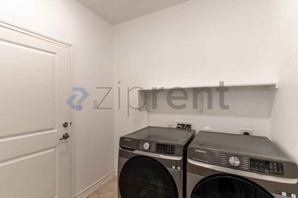Building Photo - Unit