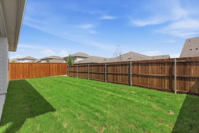 Building Photo - 508 Green Grass Dr