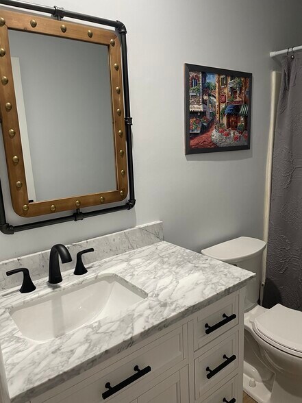 Building Photo - 3826 Staffordshire Ln