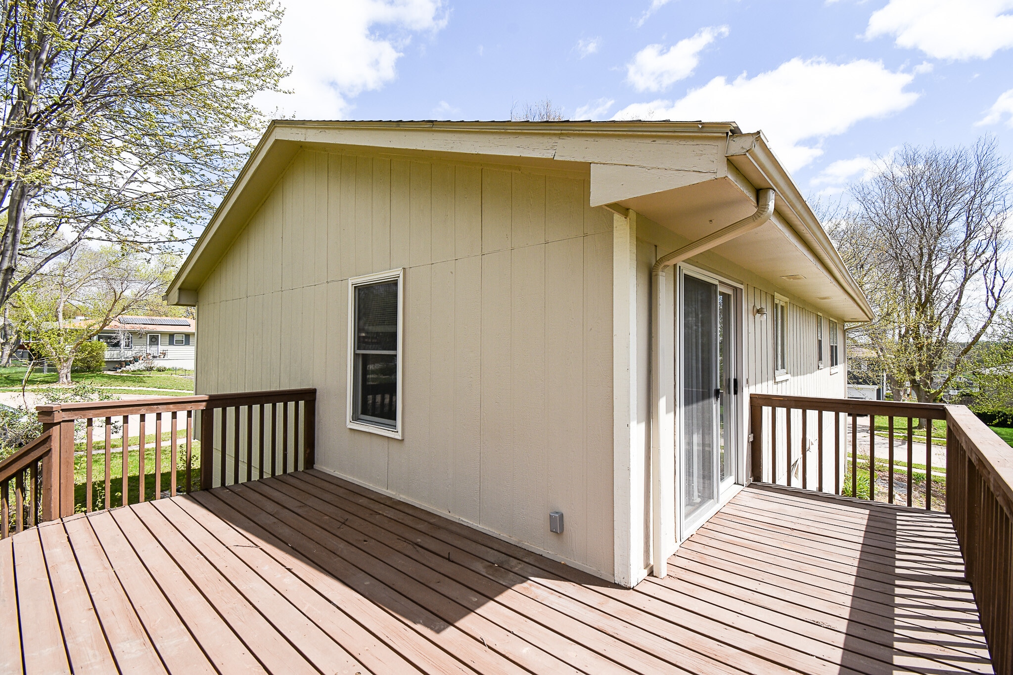 Building Photo - 10205 T Cir
