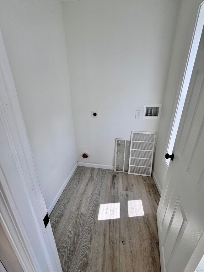 Building Photo - 112 Brookside Ave