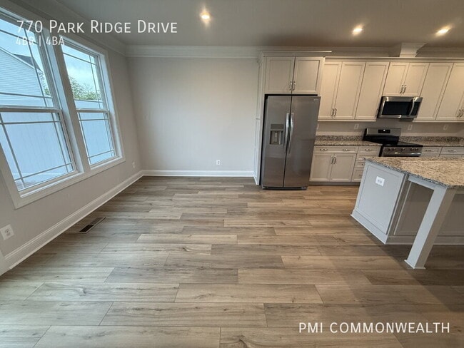 Building Photo - 770 Park Ridge Dr