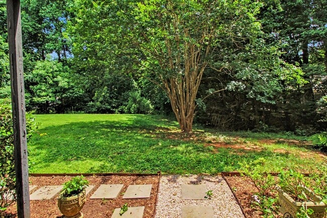 Building Photo - 2 Bedroom Condo In South Park!