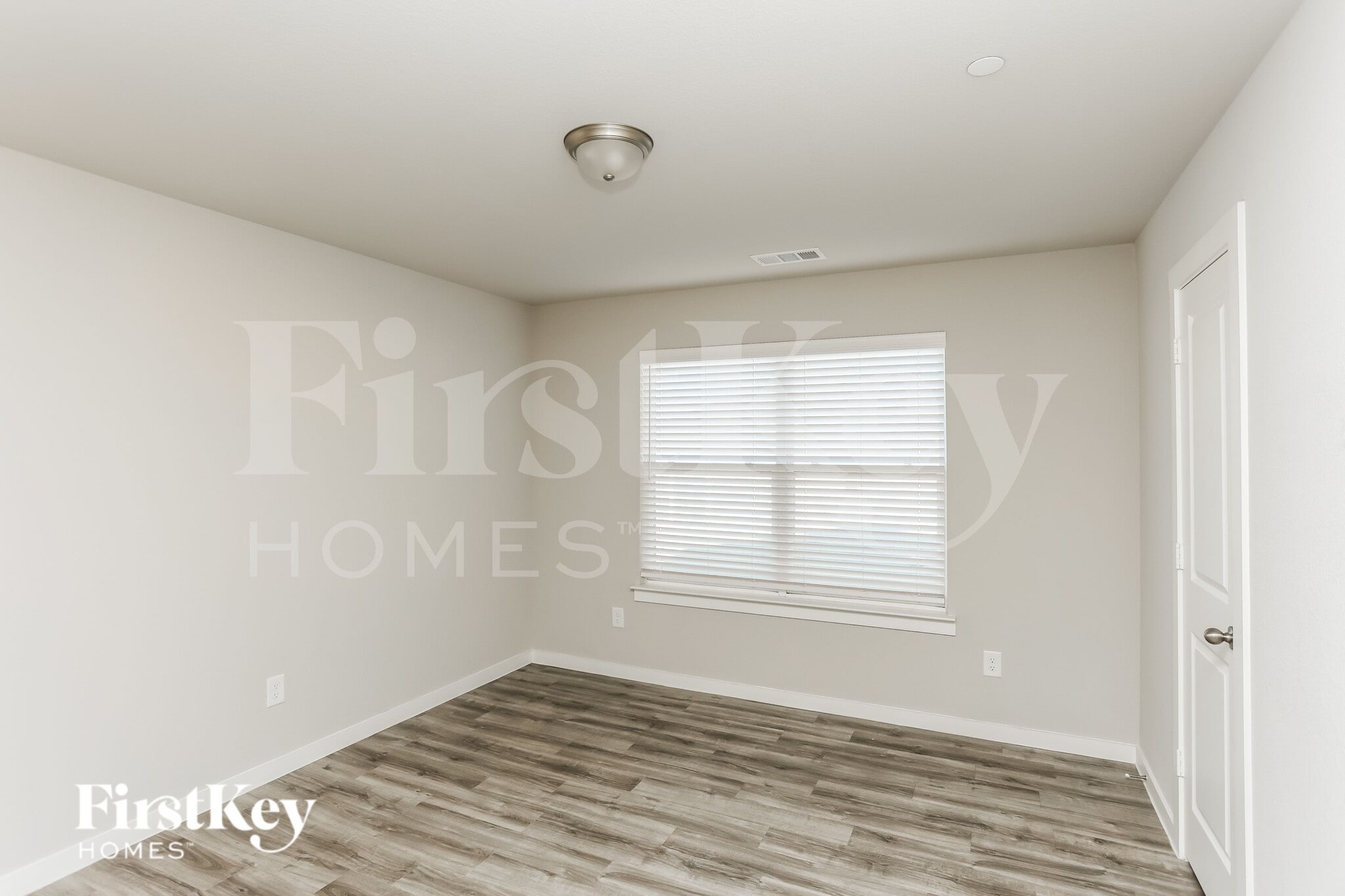 Building Photo - 616 Ava Trl