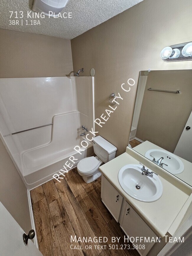 Building Photo - 713 King Pl