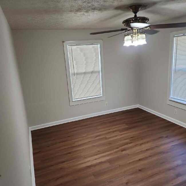 Building Photo - 1018 Navaho Pl