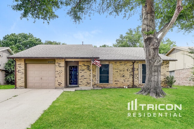 Primary Photo - 2507 Arapaho Dr