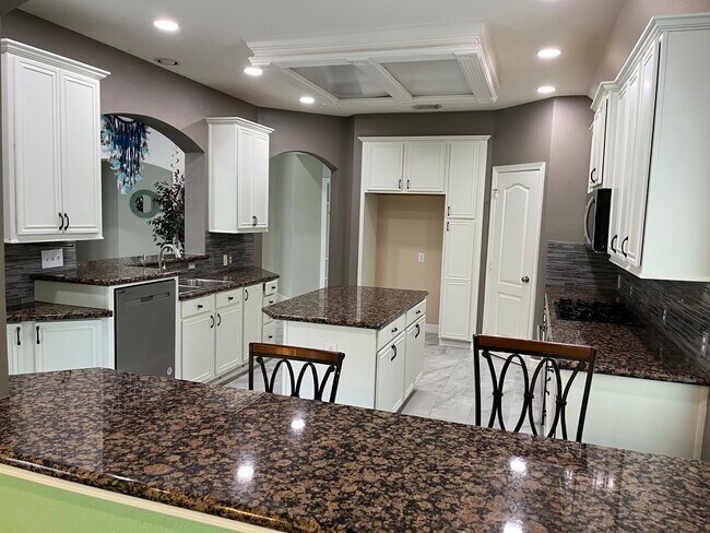 Building Photo - 21806 Silverpeak Ct