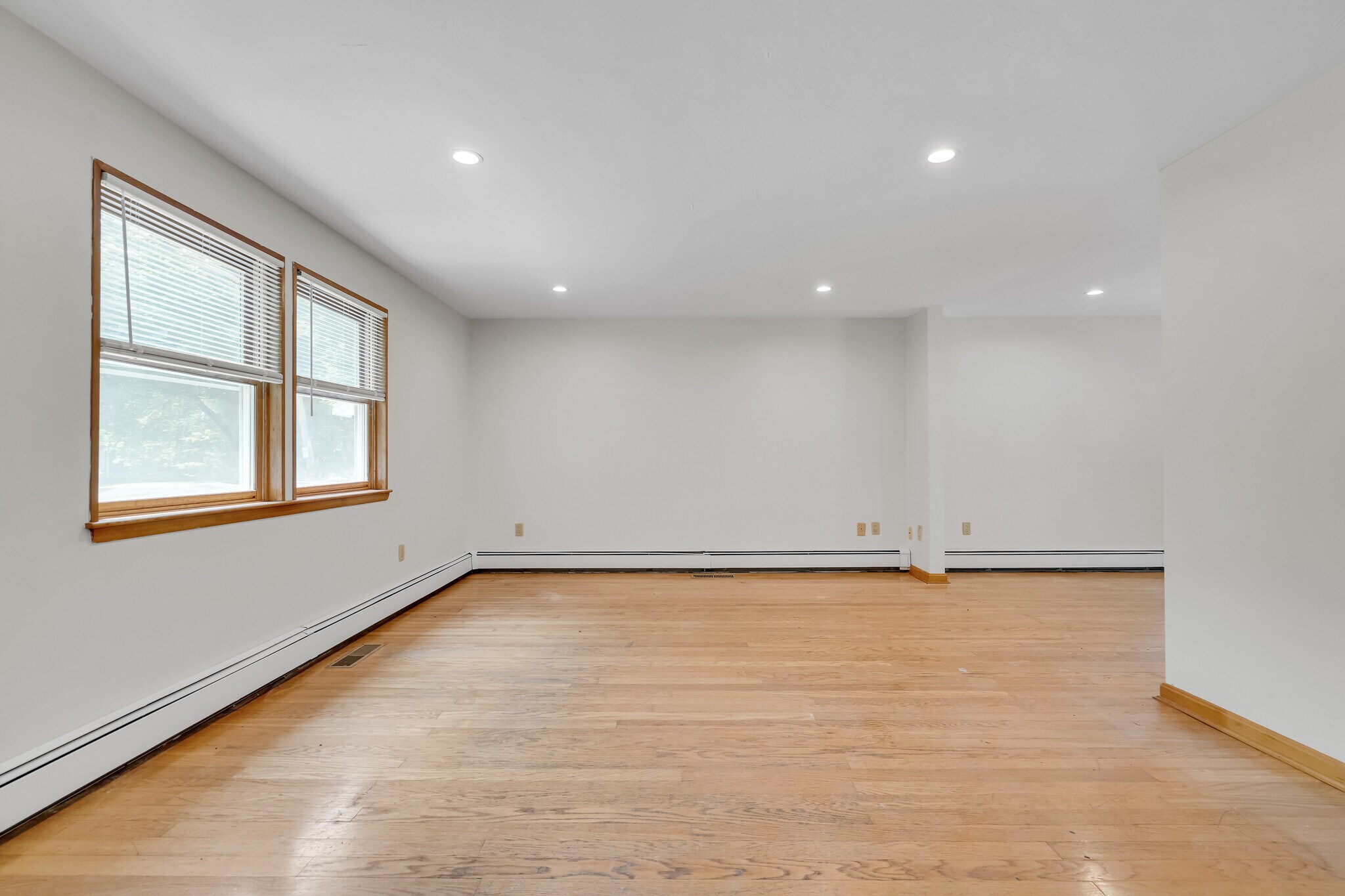 Building Photo - 115 Rowe St