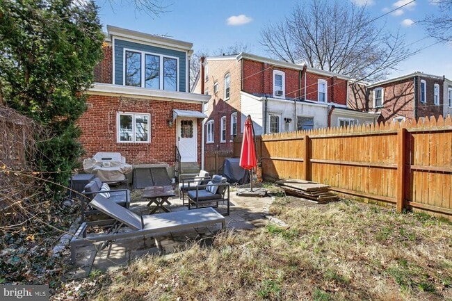 Building Photo - 4315 Lauriston St