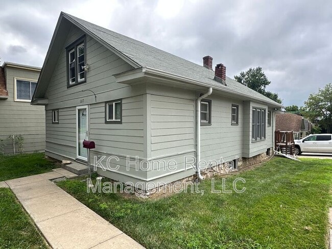 Building Photo - 1217 W 47th St