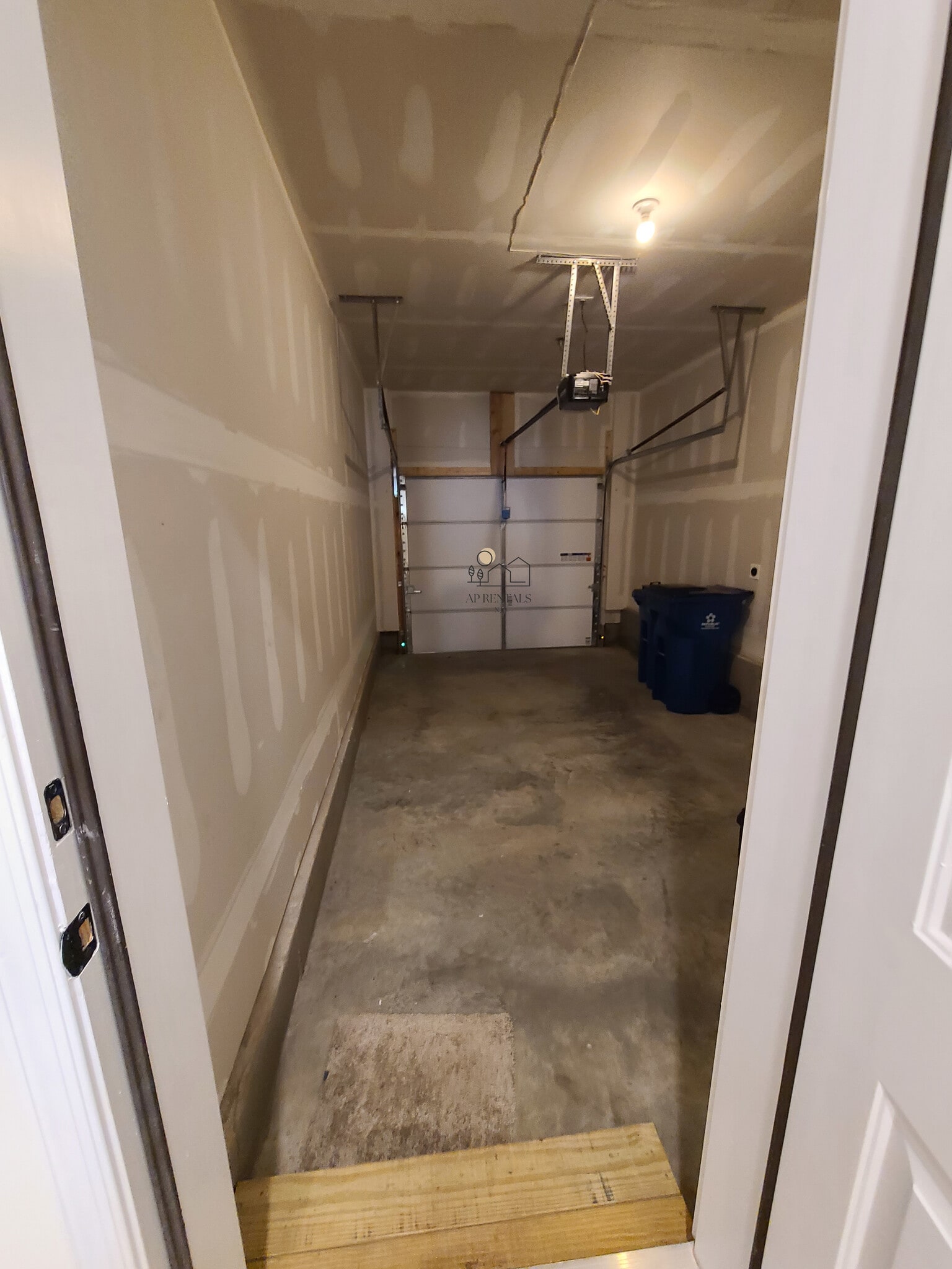 Building Photo - 622 Sadie Cir