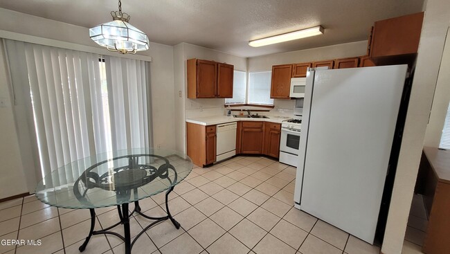 Building Photo - 7149 Golden Hawk Dr