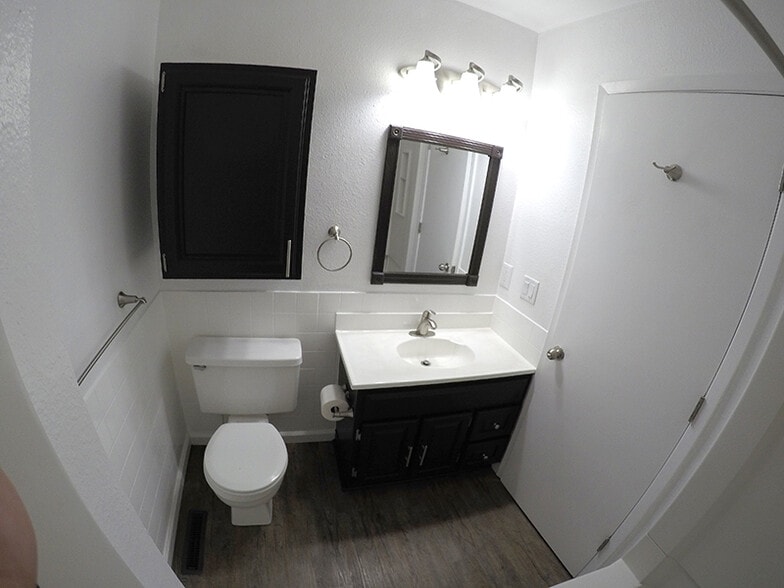 Bath - 101 Parkway Ave