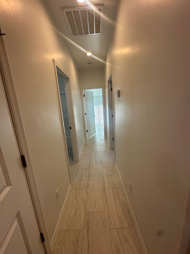 Building Photo - 448 S 17th Ave