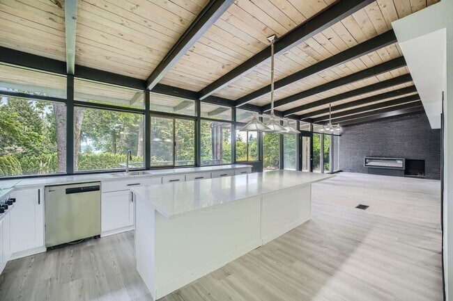 Building Photo - 4Bd/3.5Ba Medina House