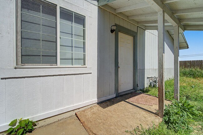 Building Photo - 0289