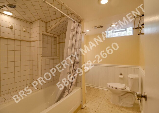 Building Photo - 3 Bedroom 2 bathroom house in Royal Oak.