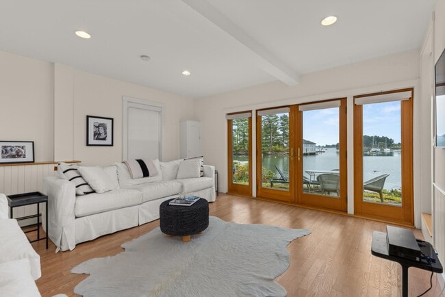 Building Photo - 148 Whipple Rd