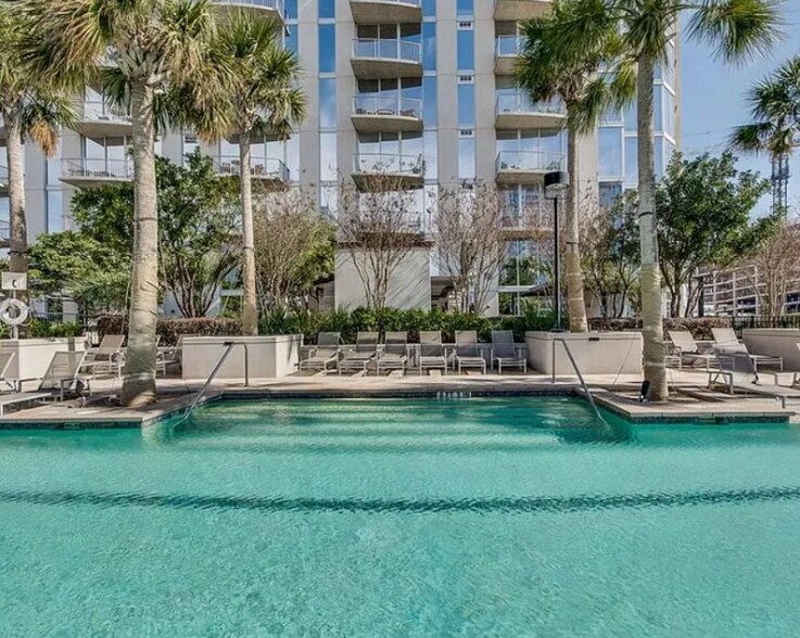 Building Photo - 360 Nueces St