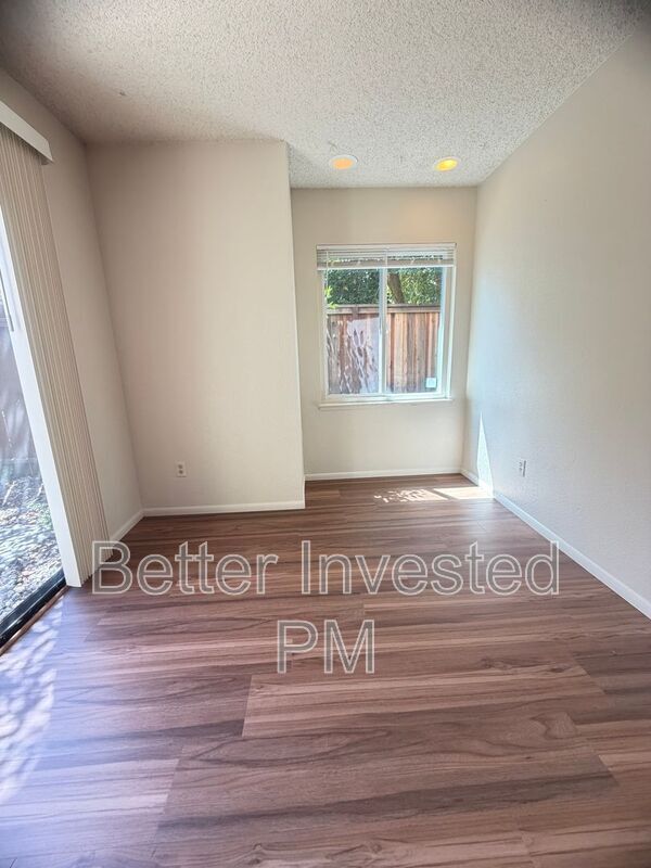 Building Photo - 2808 Tachevah Dr