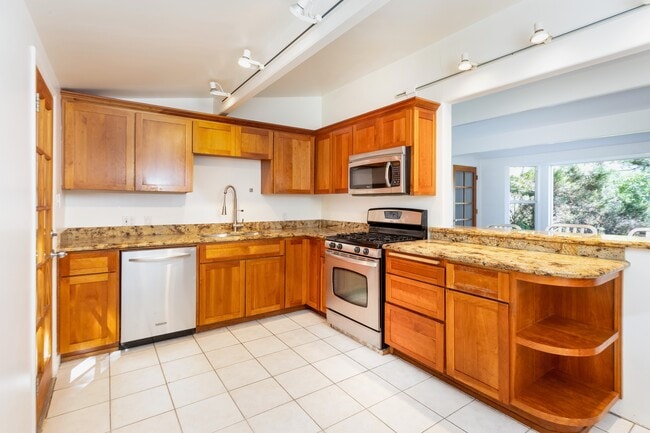 Building Photo - 2924 Arriba Way