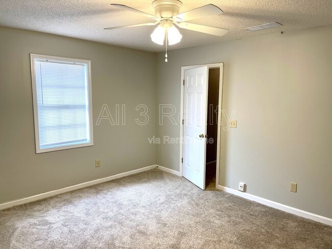 Building Photo - 120 Pye Ct