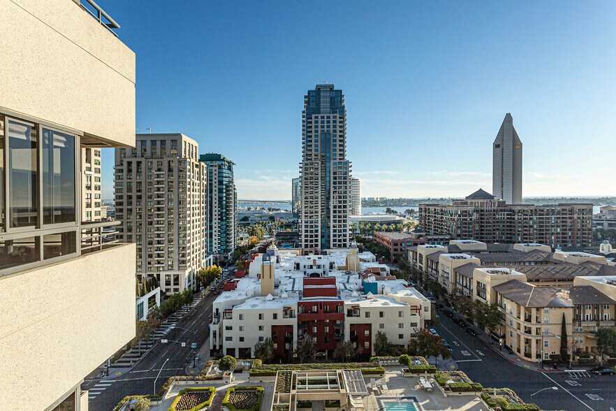 Building Photo - 700 Front St