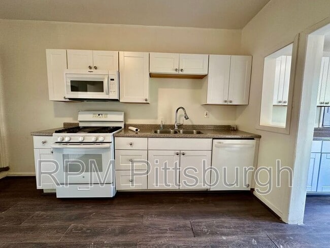 Building Photo - 828 Walbridge St
