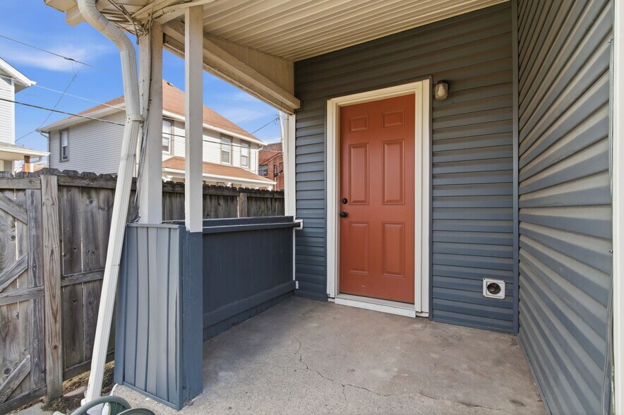 Building Photo - 1338 Barth Ave