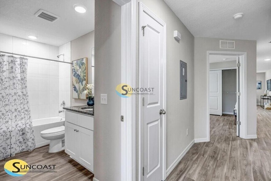 Building Photo - 9532 Hood Rd