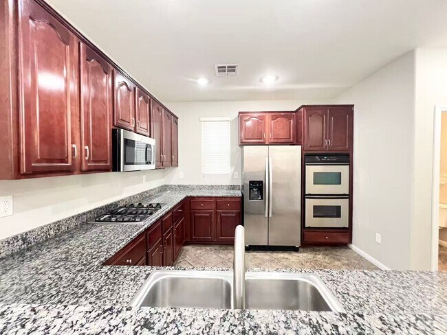 Building Photo - 10555 Winter Grass Dr